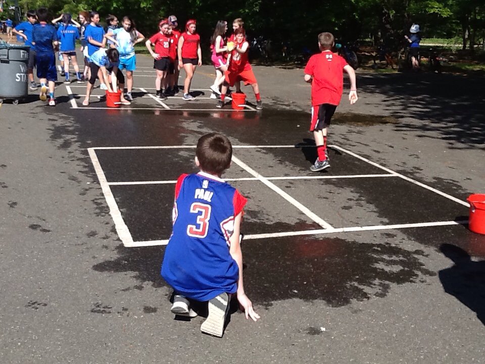 bbickerstaffe1's tweet photo. 5B field day at Lincoln! @LincolnWPS #wyckoffpride https://t.co/Ml2oLnupcs