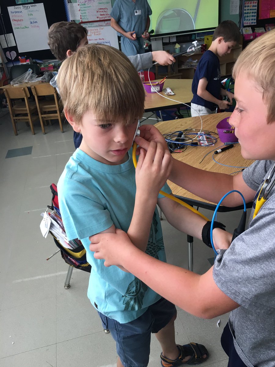 Ms_DadeysRoom's tweet photo. Heart stations with Dr. Helms! #cherokeeinspires https://t.co/JwL70KrXLG