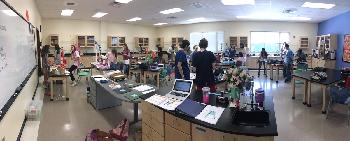 mspugh1's tweet photo. You know there is a big project due soon when your room is full during lunch #rollercoaster #workinglunch #dedicated #AMMSLions https://t.co/U0ADxJlnHI
