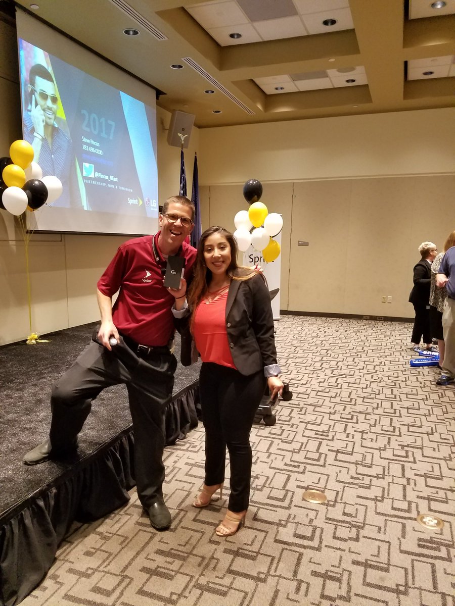 SprintFMM's tweet photo. Having a blast at the DMV Ceo Summit, thanks LG for awarding one lucky person a new G6! @Sprint4DMV https://t.co/EZPoZtoH0Y
