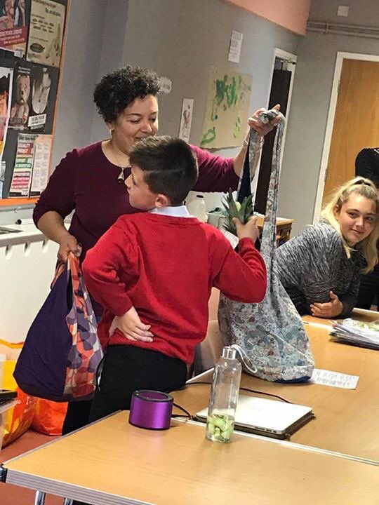 cap_bulk_ward's tweet photo. Great session yesterday making smoothies and homemade burgers with the young people and learning about health and unhealthy foods!!!! https://t.co/latrCpggMu