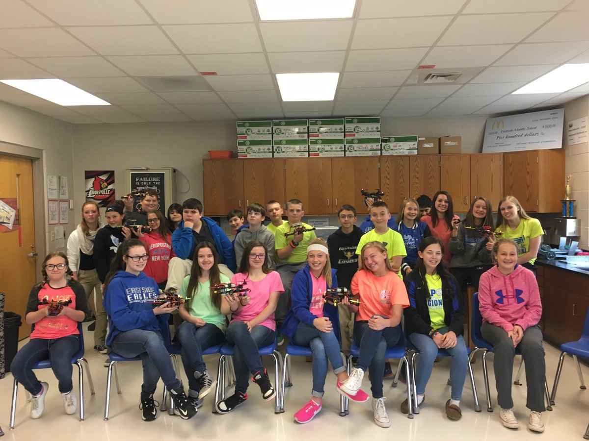 Eastside_PLTW's tweet photo. Last group of the school year - what an #AWESOME group of kiddos! #drones #DroneEducation #DroneEngineering https://t.co/6HXRsoTX7G