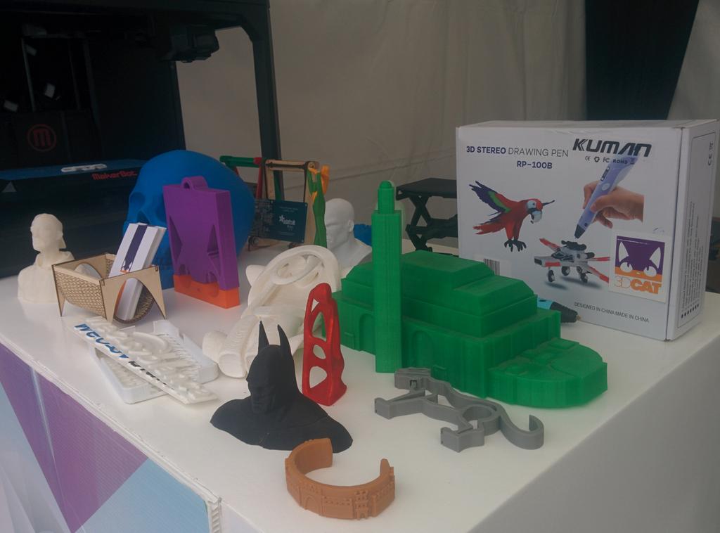 wecasablanca's tweet photo. Atelier dédié à l'initiation à l'impression 3D, by 3D Cat.
#SCCC207 #SCEC2017 https://t.co/Lj2zAeWb6U https://t.co/N3lefM1Kc7