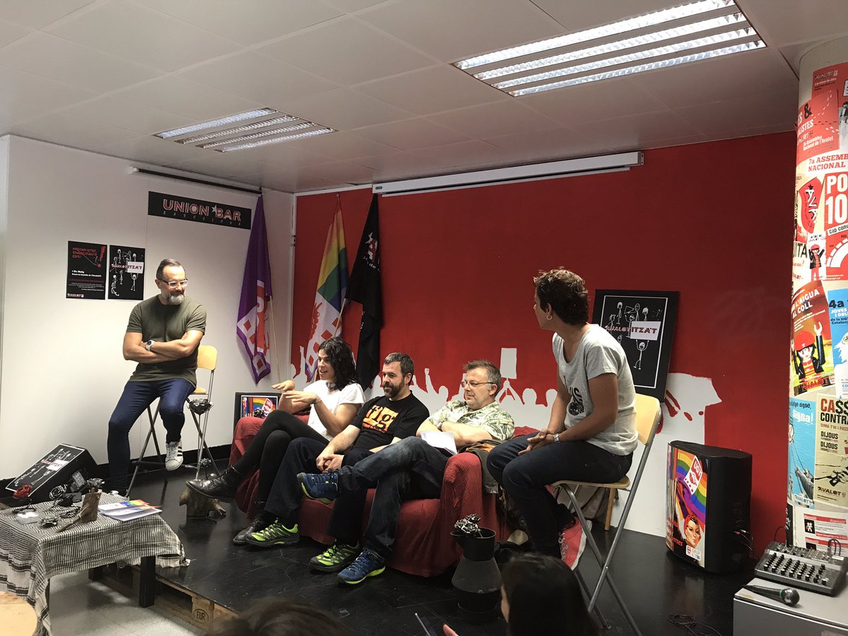 avalotcat's tweet photo. Dia contra la LGTBIfòbia!! Toca Union Bar! #xasi #unionbar https://t.co/AOFapQeoBa