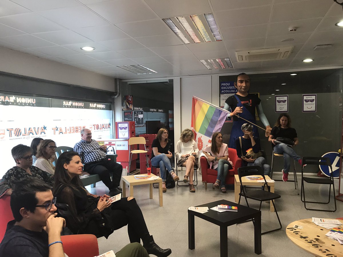 avalotcat's tweet photo. Dia contra la LGTBIfòbia!! Toca Union Bar! #xasi #unionbar https://t.co/AOFapQeoBa