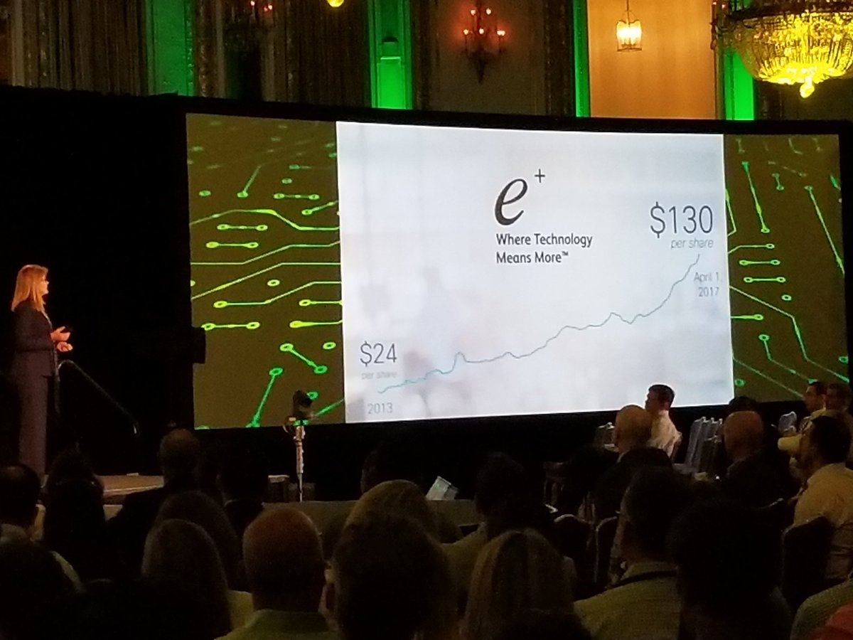 wrcastelvecchi's tweet photo. Alisson Gleeson, Cisco's SVP, America's, congratulating @ePlus on our tremendous growth. #ePlustransform17 https://t.co/yJ17ysMIg5