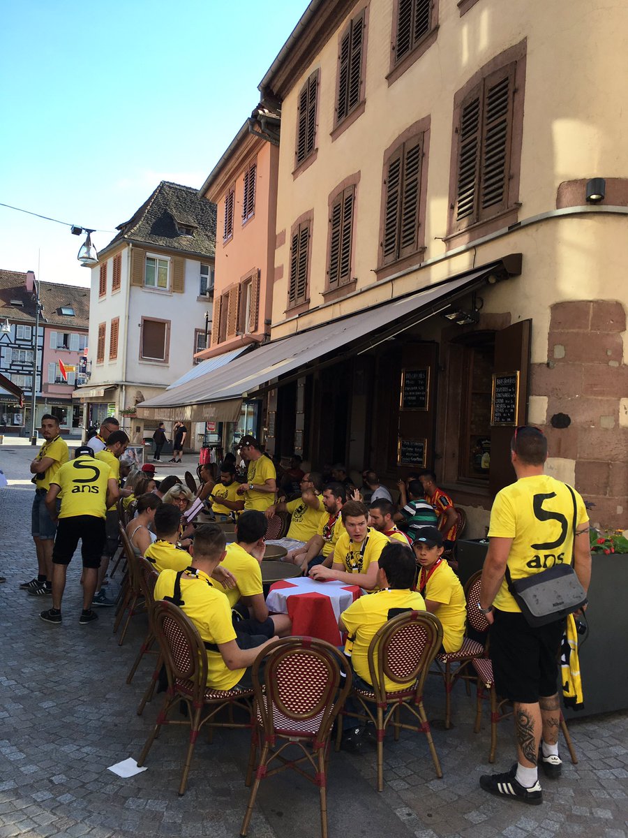 TeamChambe's tweet photo. La #Frega12 est bien arrivée à @villedeselestat pour #SELCHA ! Petit rafraîchissement avant l'ouverture des portes ! #Ensemble #J24S1617 https://t.co/ctuIps3dre
