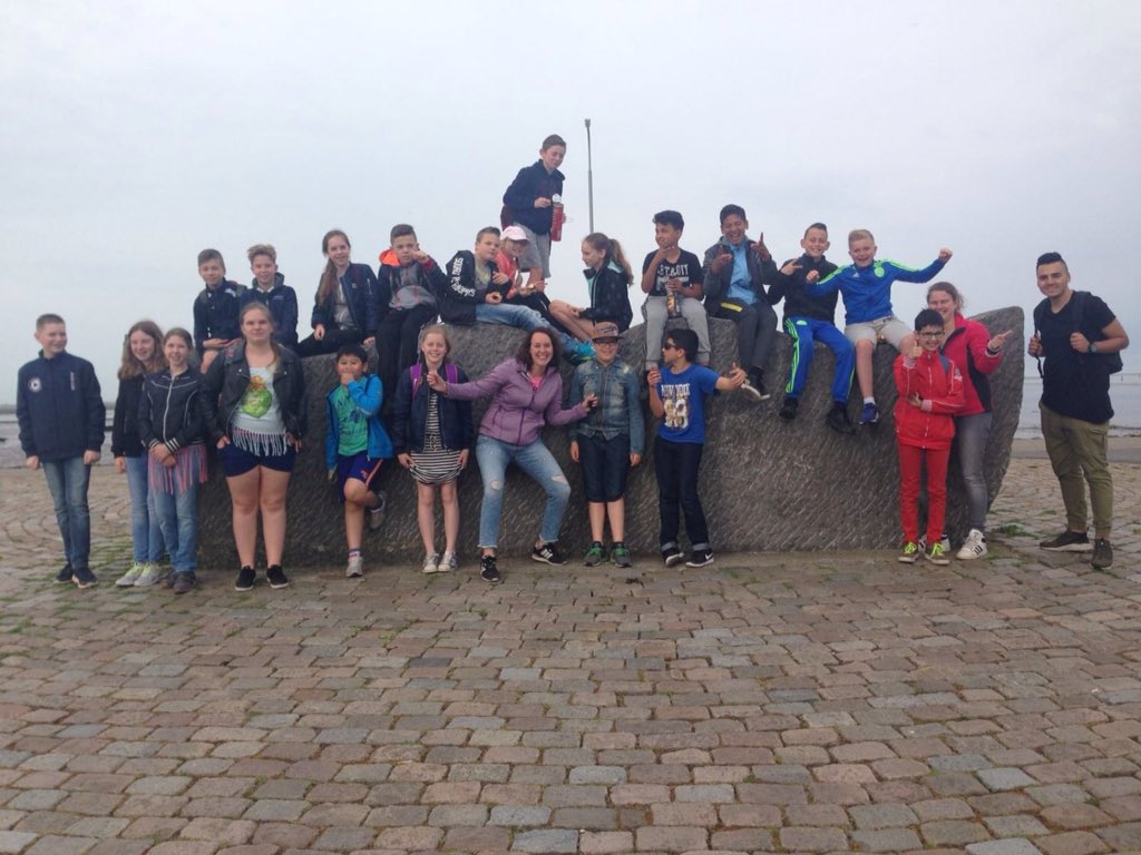 Veel plezier op Ameland groep 8 en begeleiders !