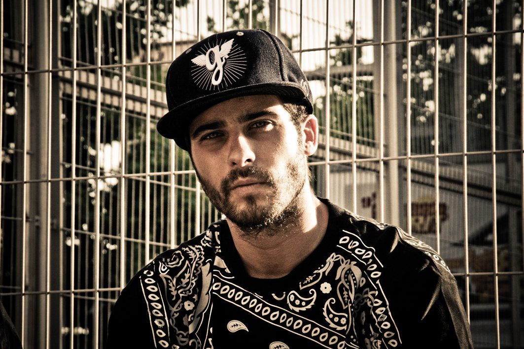 ¡Familia!

A las 19:00 tenemos una cita en @WPRadioAhora

Contaremos con <a href="/IVANNIETOMAD/">Ivan Nieto</a> para hablar de su último disco #Amén

¡Pasamos lista!