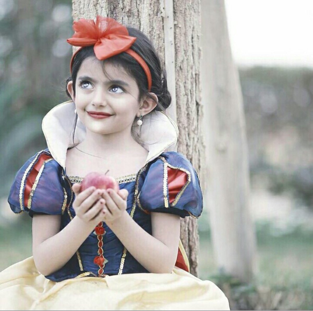 2ii0__'s tweet photo. ↴❥ 
من قواعد الحياة الغريبة :
اللي يدخل حياتك بالصدفة ، يكون أجمل من اللي أخترته بنفسك !💝
ٓ
#اسـوم
 Ꭿ ✿ https://t.co/HmZTZIltv7