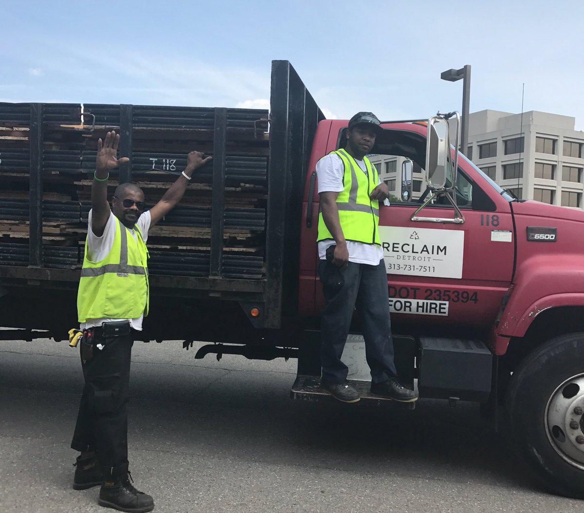 Reclaim_Detroit's tweet photo. Lorn and Lee hard at work on this sunny day! 👋🏾 https://t.co/F9a842U1Mm