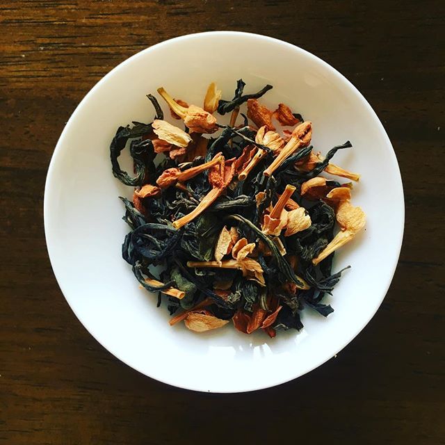 ZellyMarz's tweet photo. Reposting @differentbong:
Jasmine Green Tea! #tea #differentbong #gaiwanteacup #teacup #gaiwan #jasminetea #jasmine #love https://t.co/SKURrekX2L