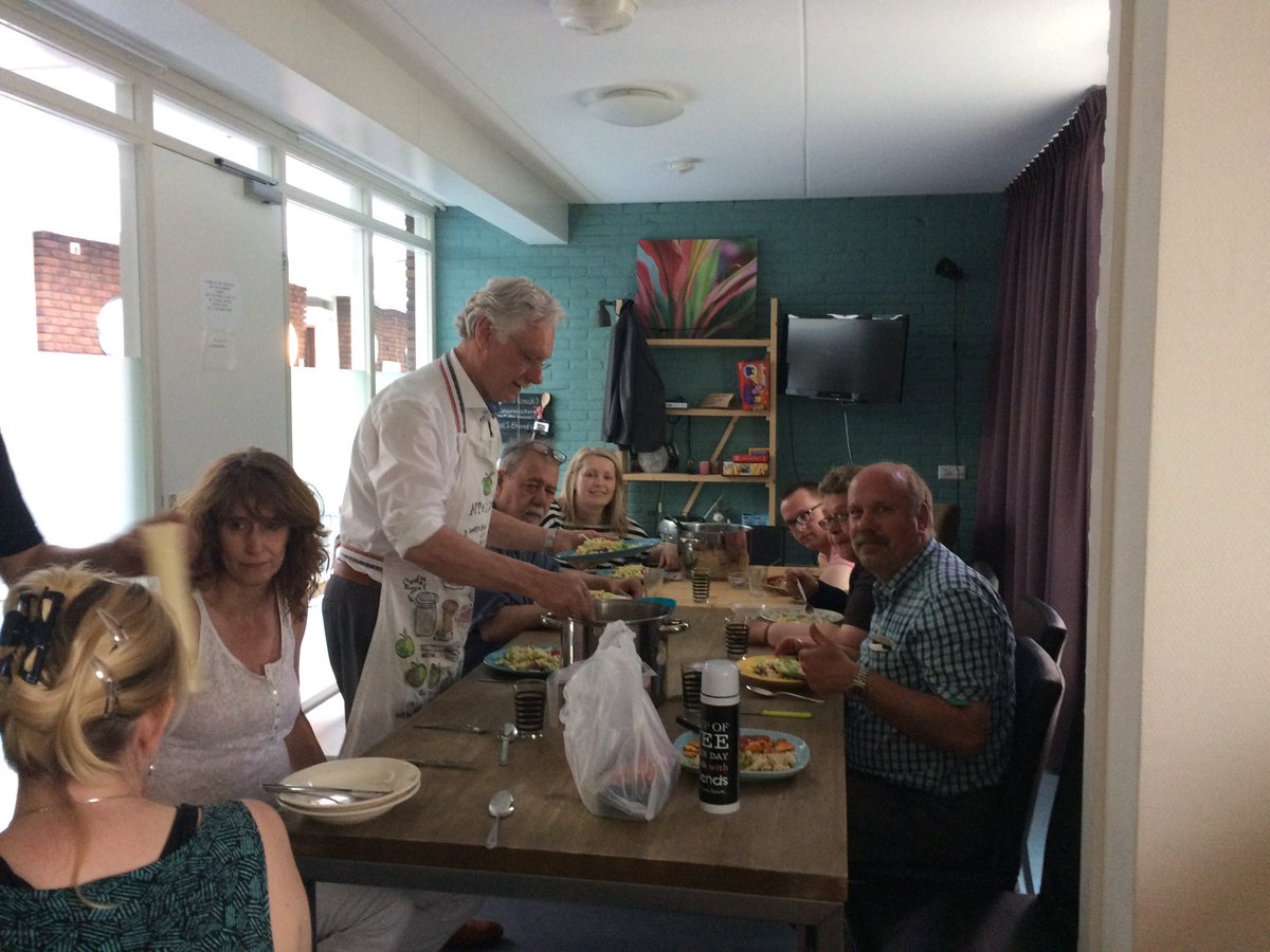 Vandaag heeft burgemeester van der hoeven <a href="/GemeenteEpe/">Gemeente Epe</a> voor ons gekookt! We hebben ervan genoten! <a href="/sHeerenLoo/">'s Heeren Loo</a> #Vaassen #depollepel