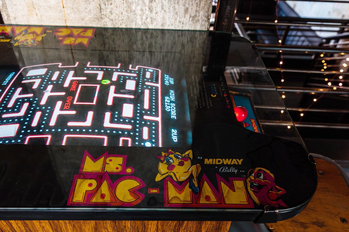 DrexlBar's tweet photo. Never realized Ms. Pac-Man was so damn sexy! 😍 #Humpday https://t.co/9L5UOv2Hgv