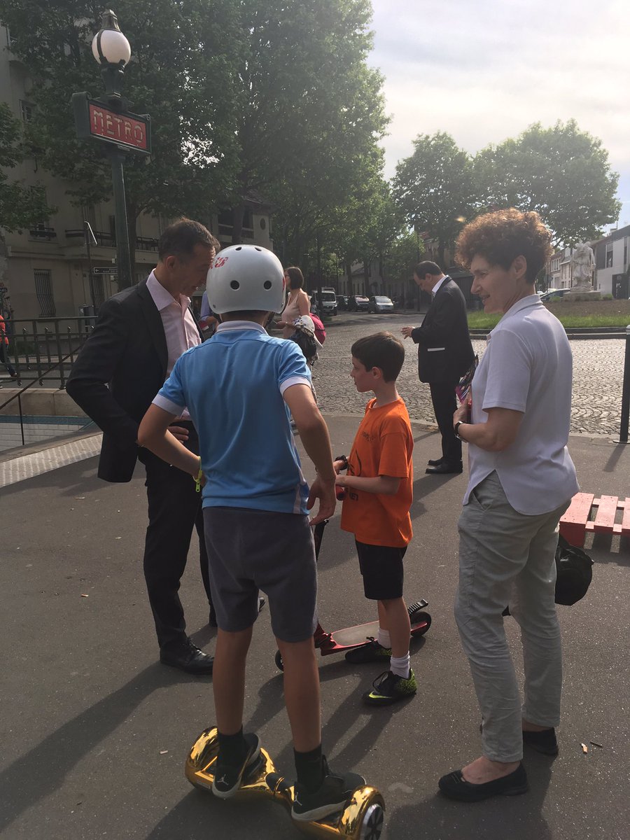 Aujourd'hui j'ai pris encore un peu plus de hauteur en me déplaçant métro #Danube #PoseTonCambadelis #circo7516