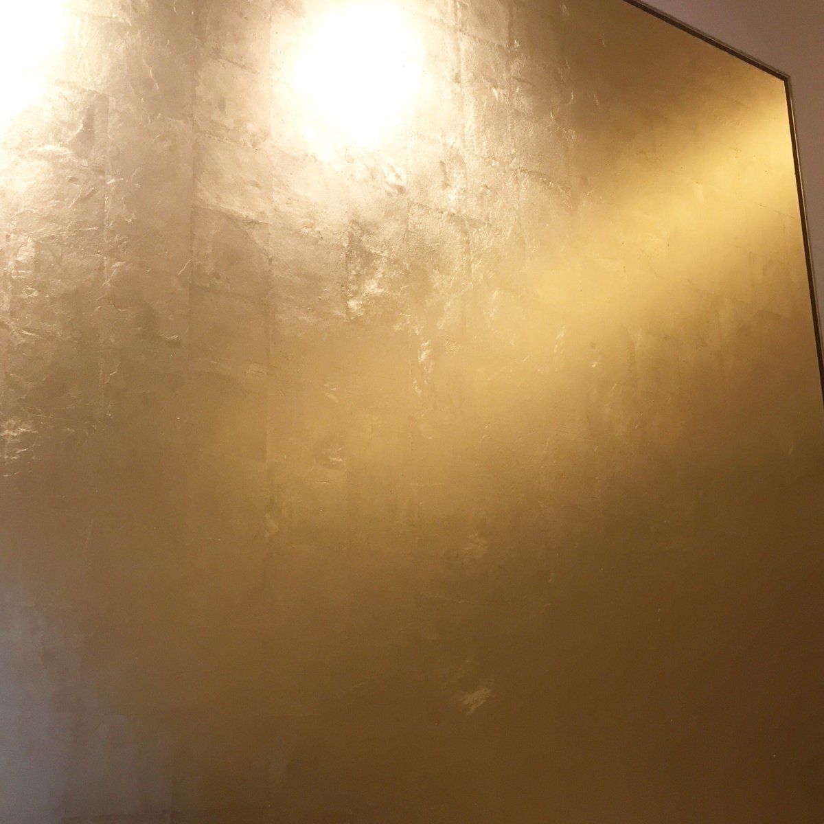 It's a gilded panel! #goldleaf #panel #oilgilding @waldoworks #style #london #luxuryinteriors #studiopeascod
