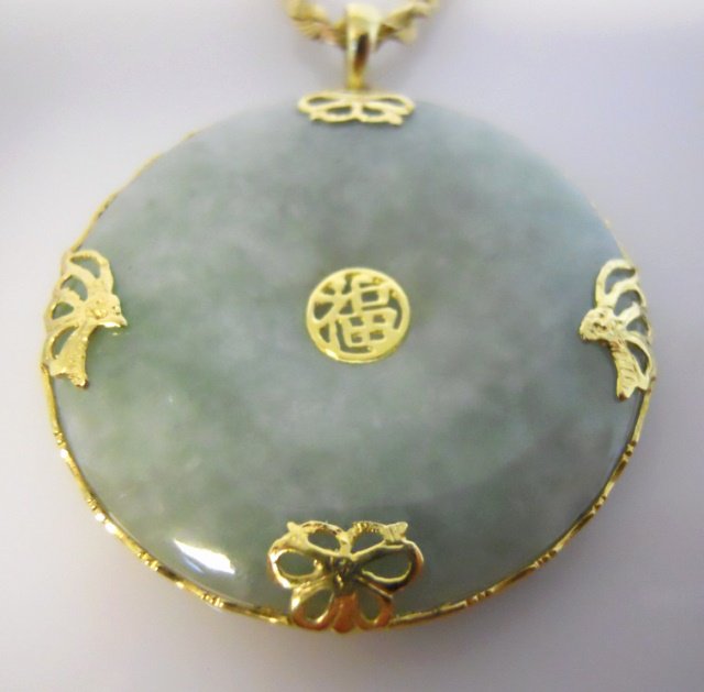 JJamesAuctions's tweet photo. Chinese Jade Pendant , 14K Gold Setting, 10K Chain https://t.co/ST6jwXrKqU #jade #jewelry #gold #auction https://t.co/yackICxur7