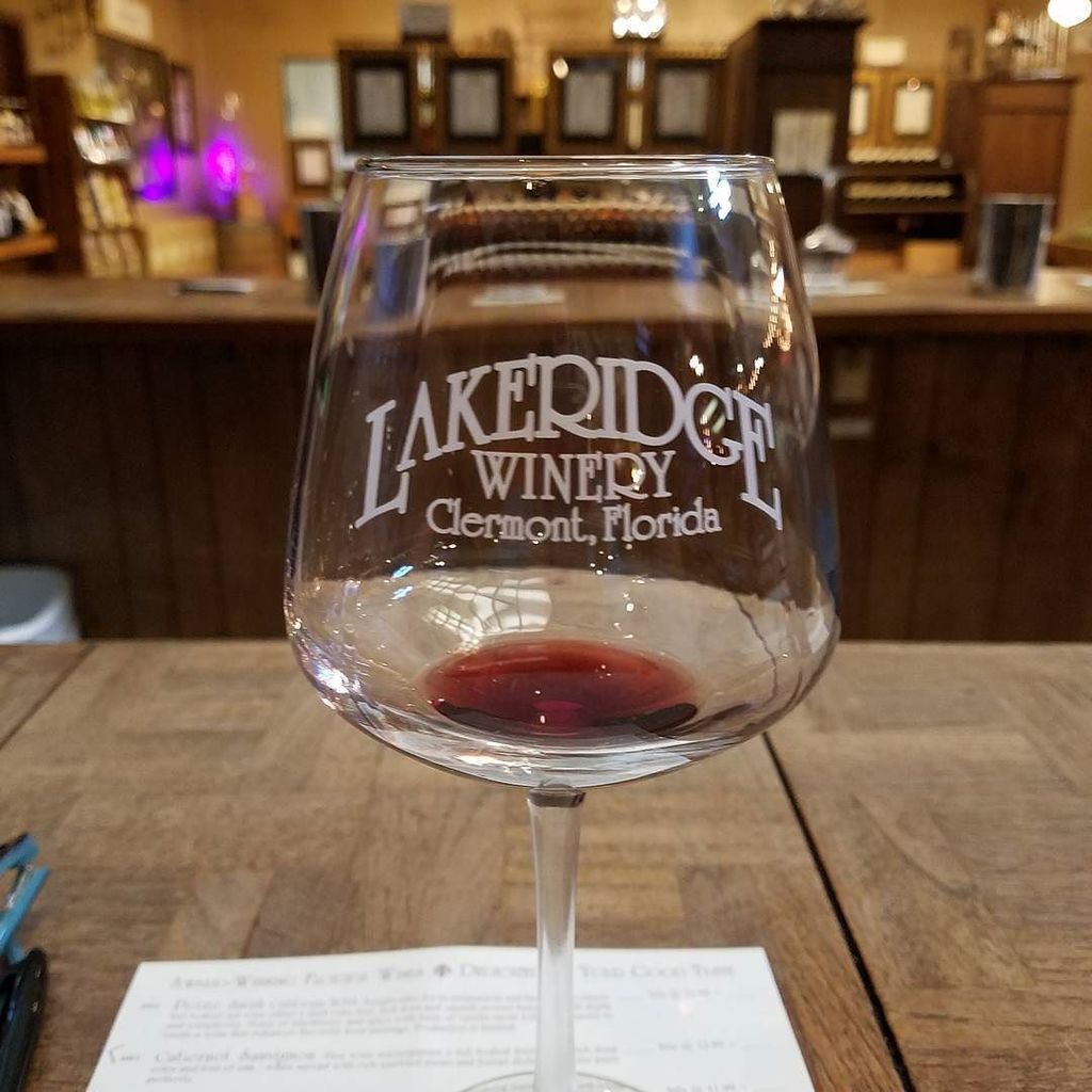 AKitchenHoor's tweet photo. Having a taste of local @lakeridgewinery #FLWine #wine #winetasting #lakeridgewinery https://t.co/16qm7IgBwn https://t.co/B81TYWvsm1