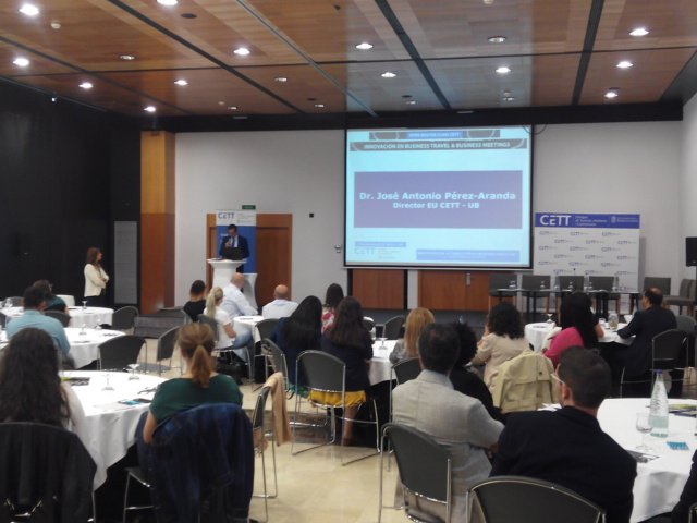 EnricLopezC's tweet photo. Empezamos #masterclassCETT @CETT_UB @CETTAlumni @Asoc_IBTA @HotelAlimaraBcn https://t.co/kVTMo1ohv1