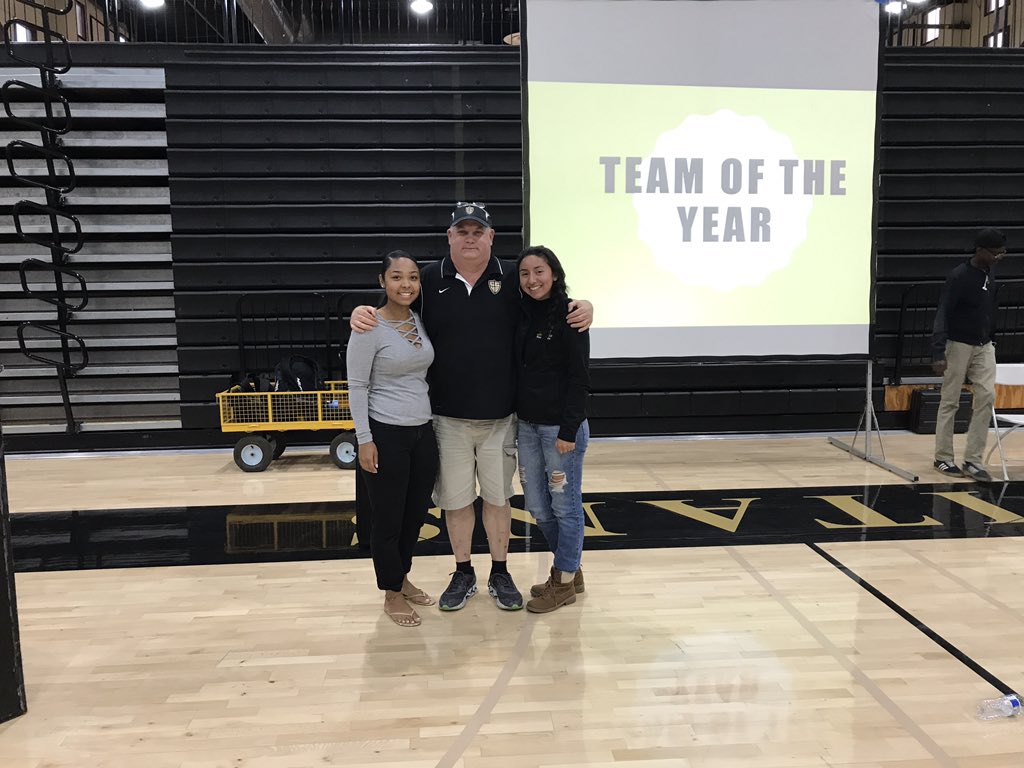 CCHS_Nelson's tweet photo. Congrats to all of our 2016-2017 Athletic Award nominees and winners🏀⚽️🏐🏉🏸🥊 ⚾️we had an awesome school year and we are Proud of you👍🏾 https://t.co/xpmaOVn9cv