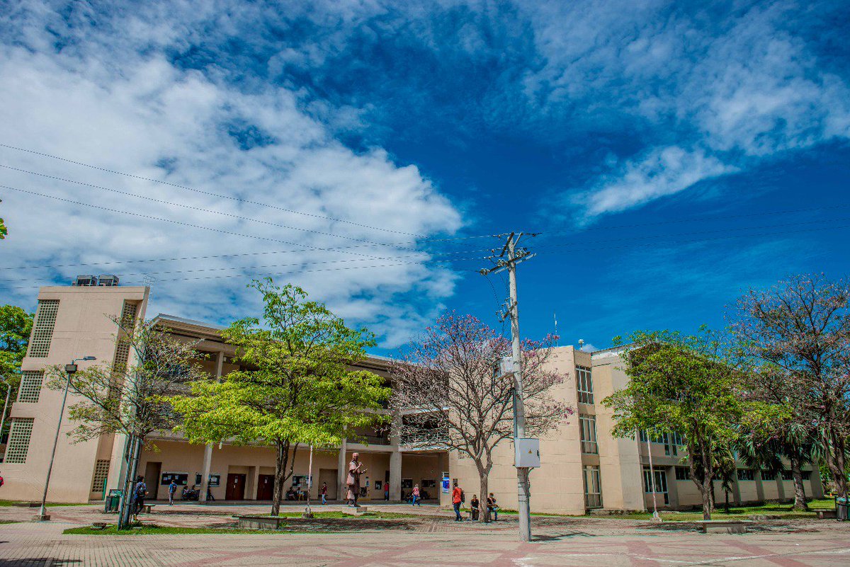 Unimagdalena's tweet photo. Universidad del Magdalena. 17 de mayo #postalesunimagdalena https://t.co/SOXodnBpiC