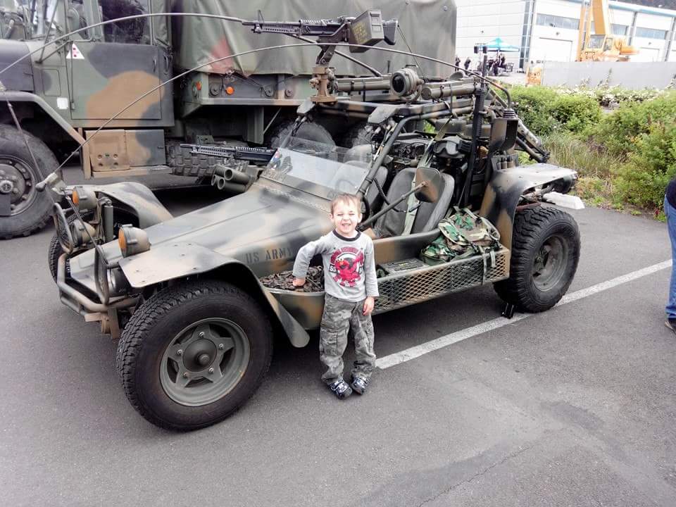 RobtheToonMan's tweet photo. Living history day '15 #chenowth #jeep #jeeps #jeepyj #yj #jeepwrangler #Wrangler #fl3x @jeeptalkshow #4x4_overland
#jeepmafia #jeepfreak https://t.co/6BuD7GfOLJ