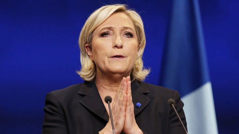 RTenfrancais's tweet photo. Pour le #FN, «le gouvernement #Macron confirme que le système #UMPS est aux manettes» https://t.co/gOYBpvfUYH https://t.co/zLKJkpPDFa