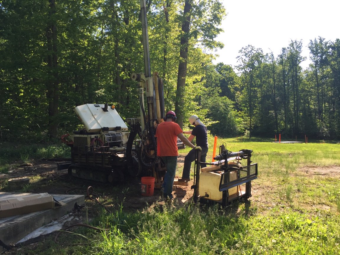 s2c2inc's tweet photo. @s2c2inc using a @GeoprobeSystems 7822DT to collect confirmation soil samples after a #Membraneinterfaceprobe project. #geoprobe https://t.co/an8Ki1yRKO