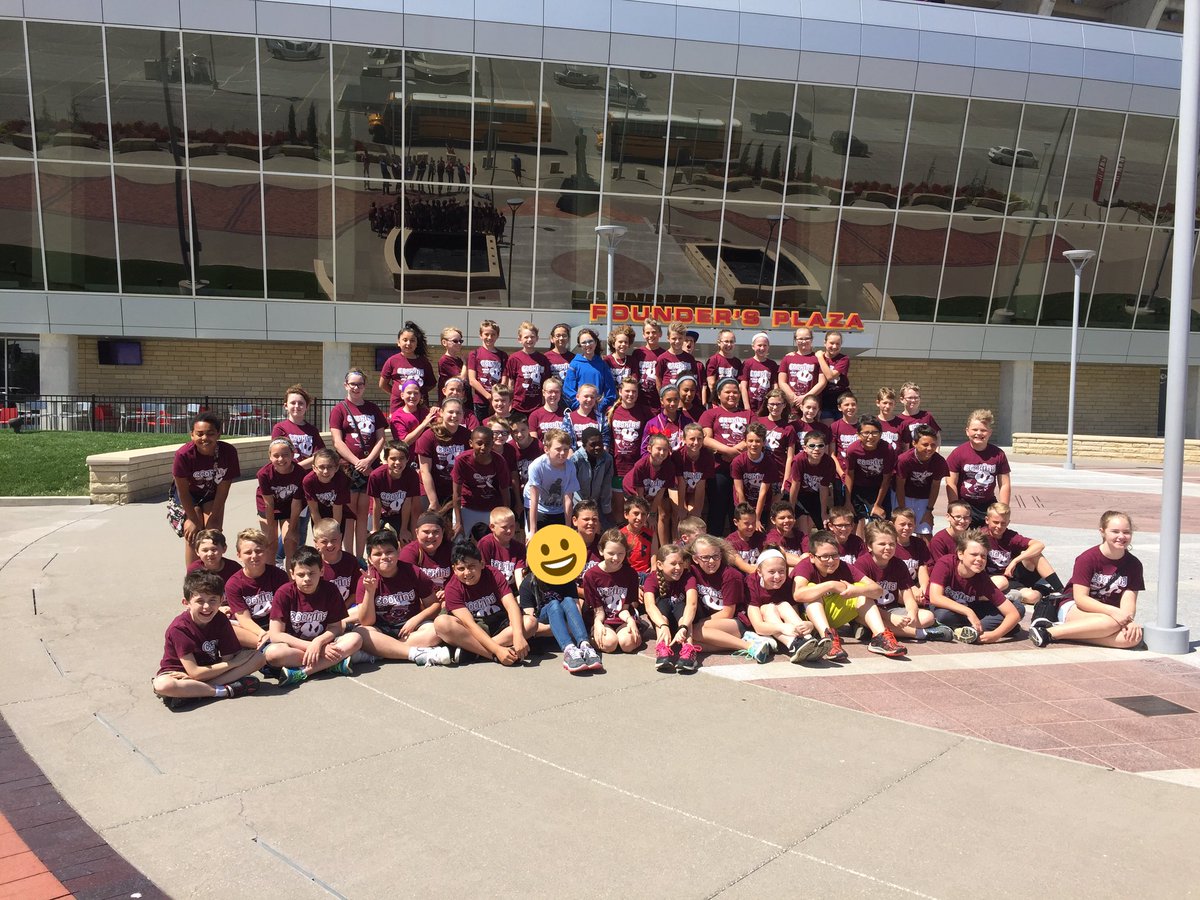 MD5thgrade's tweet photo. #5thgrademd at KC Chief's Sports Lab! #cookingup5thgrade @MadisonPlaceK5 https://t.co/wbd7C2ViVG