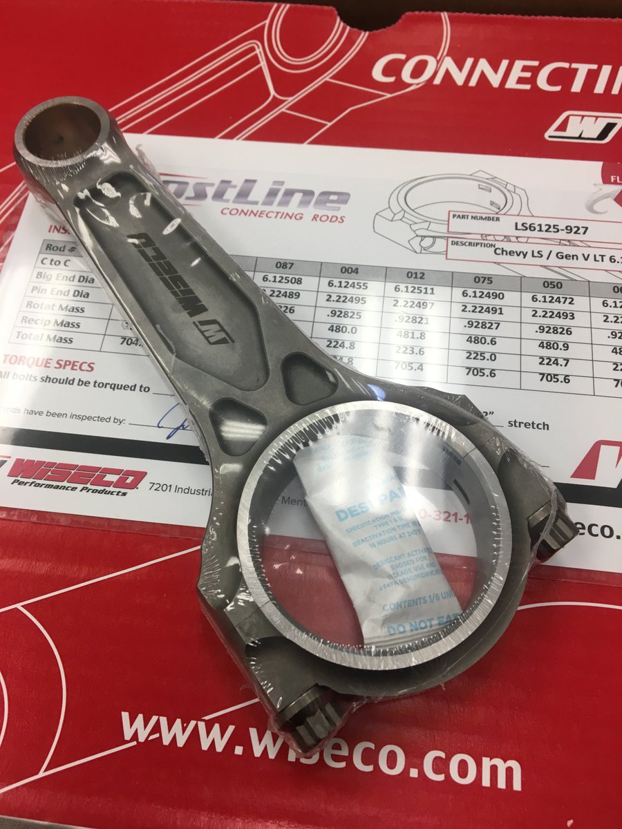 HPResearch17's tweet photo. Un-boxed some of the very first BoostLine rods from Wiseco yesterday.  Amazing pieces of art work!  @wisecopistoninc @HPResearch17 https://t.co/WXnSo4TwT5