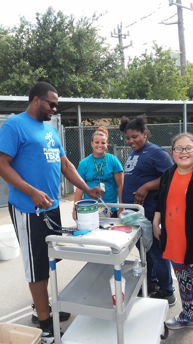 PlayworksTexas's tweet photo. @SneedElementary and @HeflinHounds CEIs brought students together to #leavetheirmark on their respective schools. Check out pics below https://t.co/0NALn0FkKb