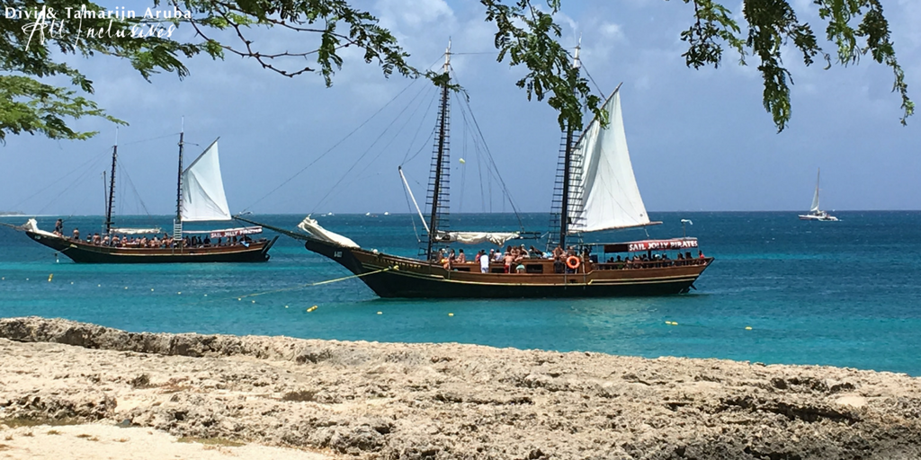 Un buen día para navegar por Aruba y descubrir el encanto de la isla feliz #Aruba #NecesitasAruba #OneHappyIsland ⛵️😎🌴