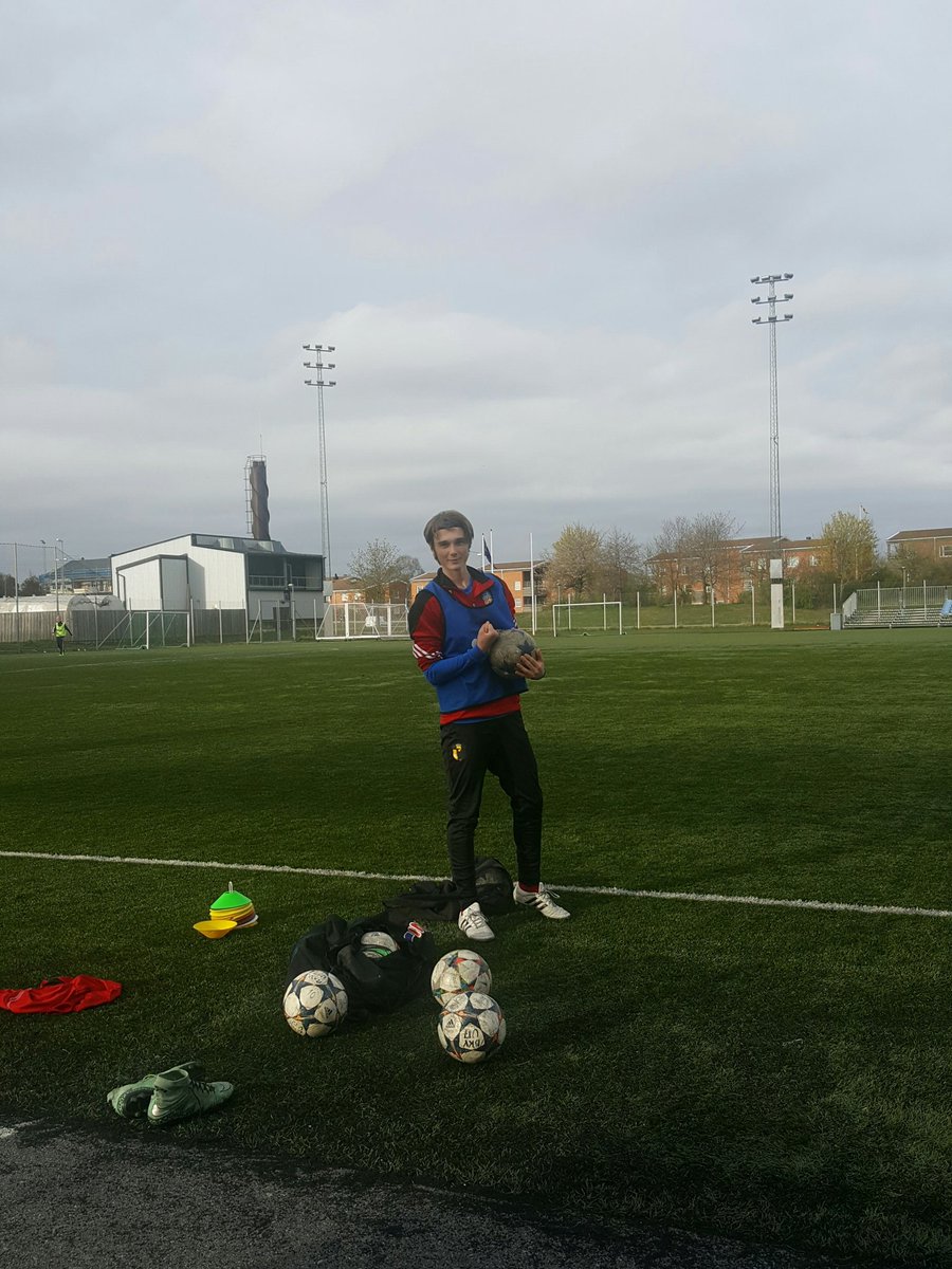 addipadde's tweet photo. BKV u17 akademi är inget att skämta bort #zoppzzharshow #FCLALL #bästiswe https://t.co/1N8EyyMuGT