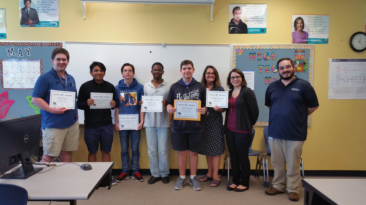 Kmbarnette16's tweet photo. #Congratulations!  #WebDesignWinners @Mainlandhigh @volusiaschools Mrs. Diamond's MHS Student Team district winners! https://t.co/WqSpBFJ8TX