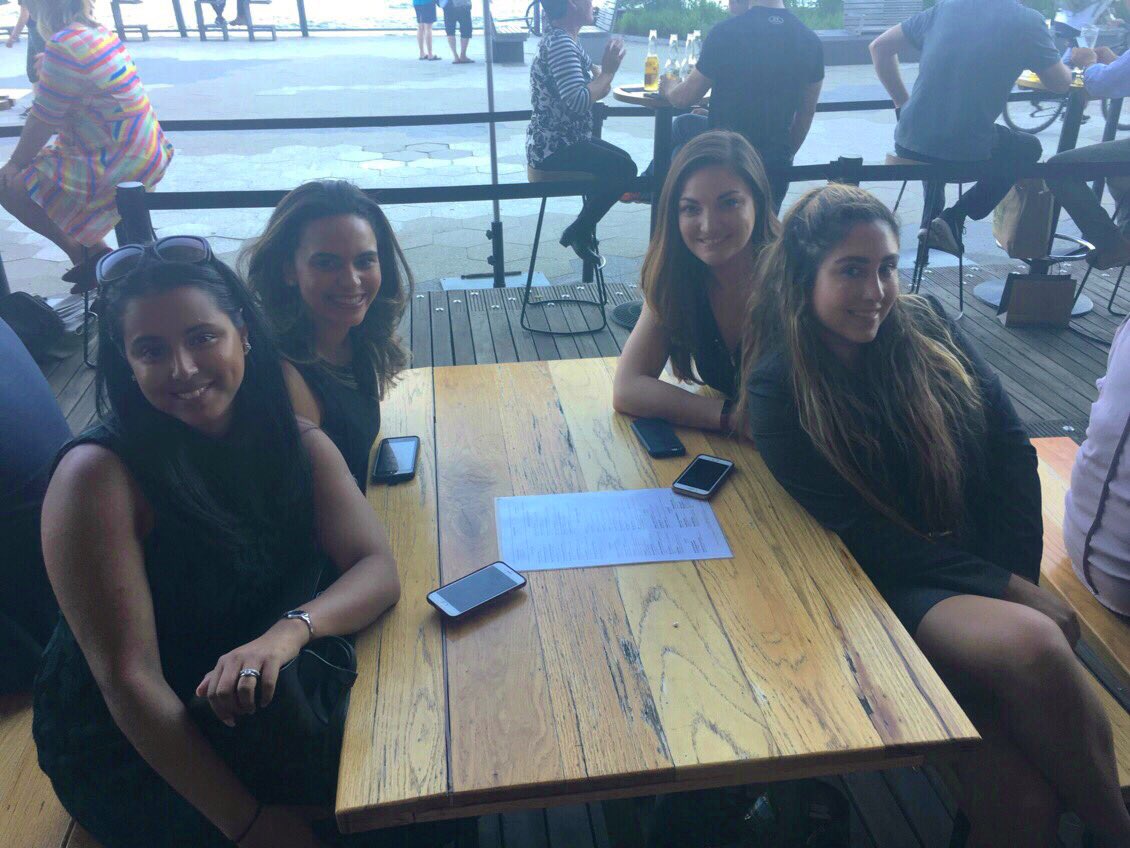 Carla__NYP's tweet photo. Spring weather = outdoor eating with your coworkers #meant2benyp https://t.co/UPNBdJOyEQ