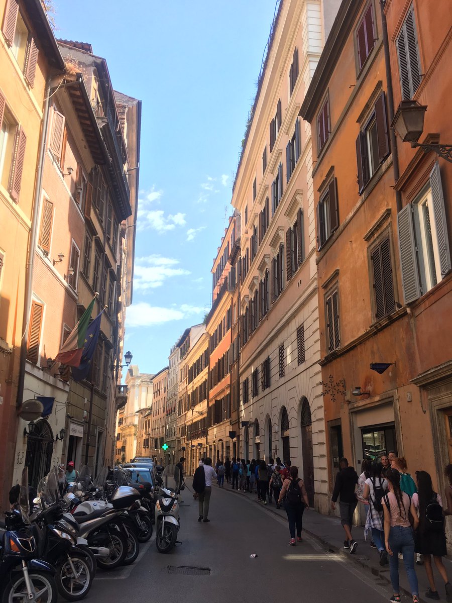 romalurcat93's tweet photo. Balade à Rome 1 https://t.co/7iFTBr2SqI