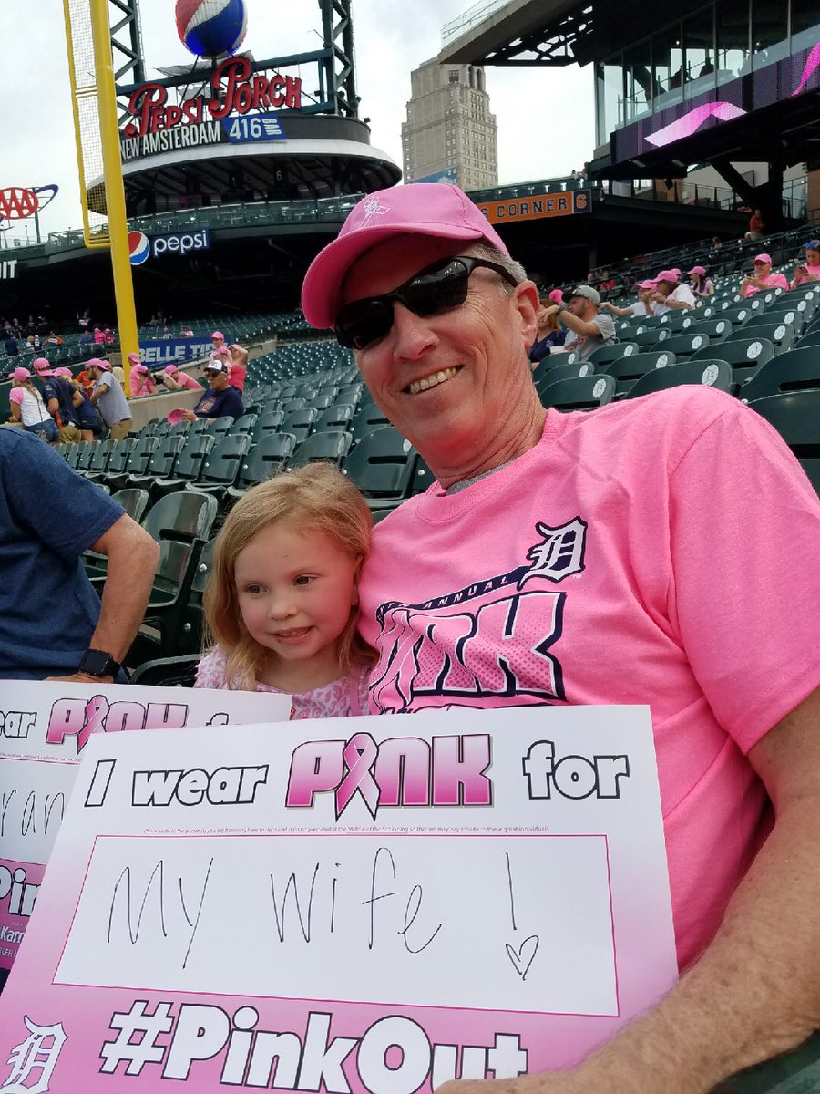 PeytonsPals's tweet photo. @tigers #pinkout https://t.co/NHp3eawrnG