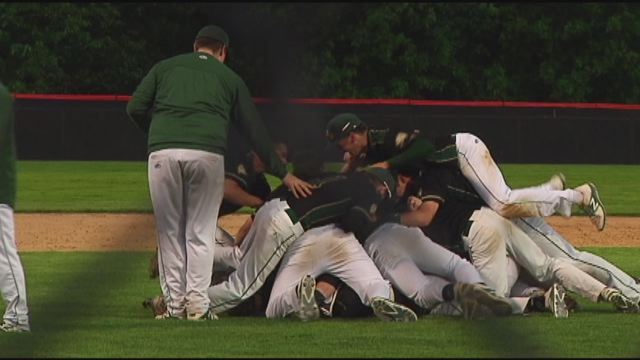 LarryBurneal's tweet photo. Turn on @WBNG12News right now! Coming up in sports, the @VTownDen baseball team is our #12Sports Team of the Week! #Section4BASE https://t.co/4EUbASapIg