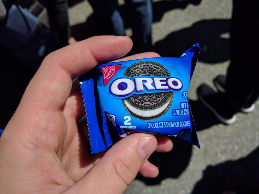 Bin_Earley's tweet photo. Time to announce Oreo @realm #googleiobingo https://t.co/XYy5hBuNWv