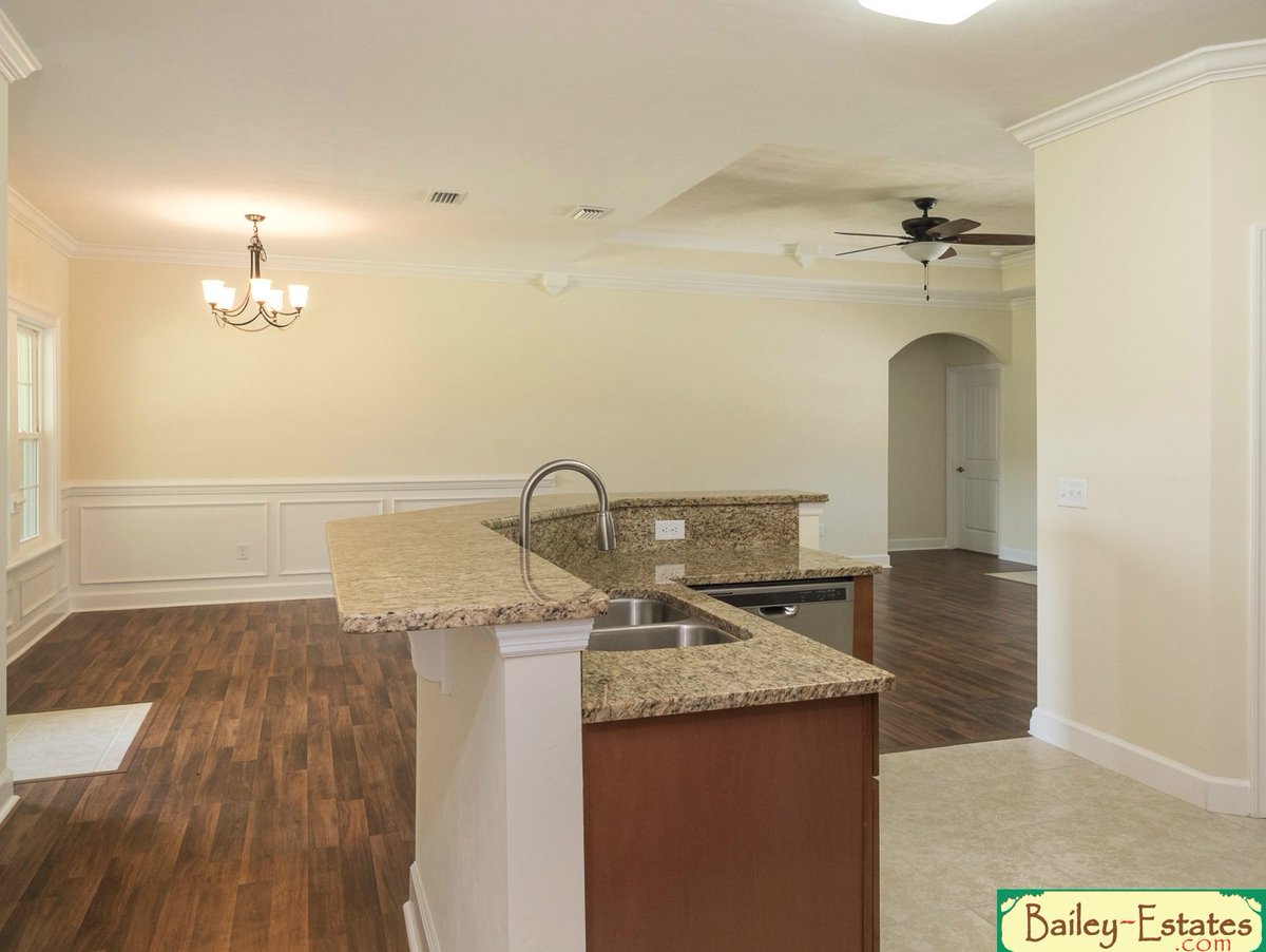 BaileyEstatesFL's tweet photo. Which is better the beautiful floor or the gorgeous counter tops? Come see and decide for yourself at https://t.co/Q9vvfiSleM. #BuyBailey https://t.co/VEDi9sASwy