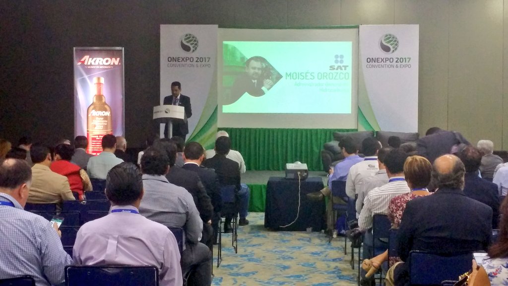 OnexpoNacional's tweet photo. Comienza la ponencia del Mtro. Moisés Orozco García, Administrador General de Hidrocarburos del @SATMX en #Onexpo2017 https://t.co/OJNdbwyjld