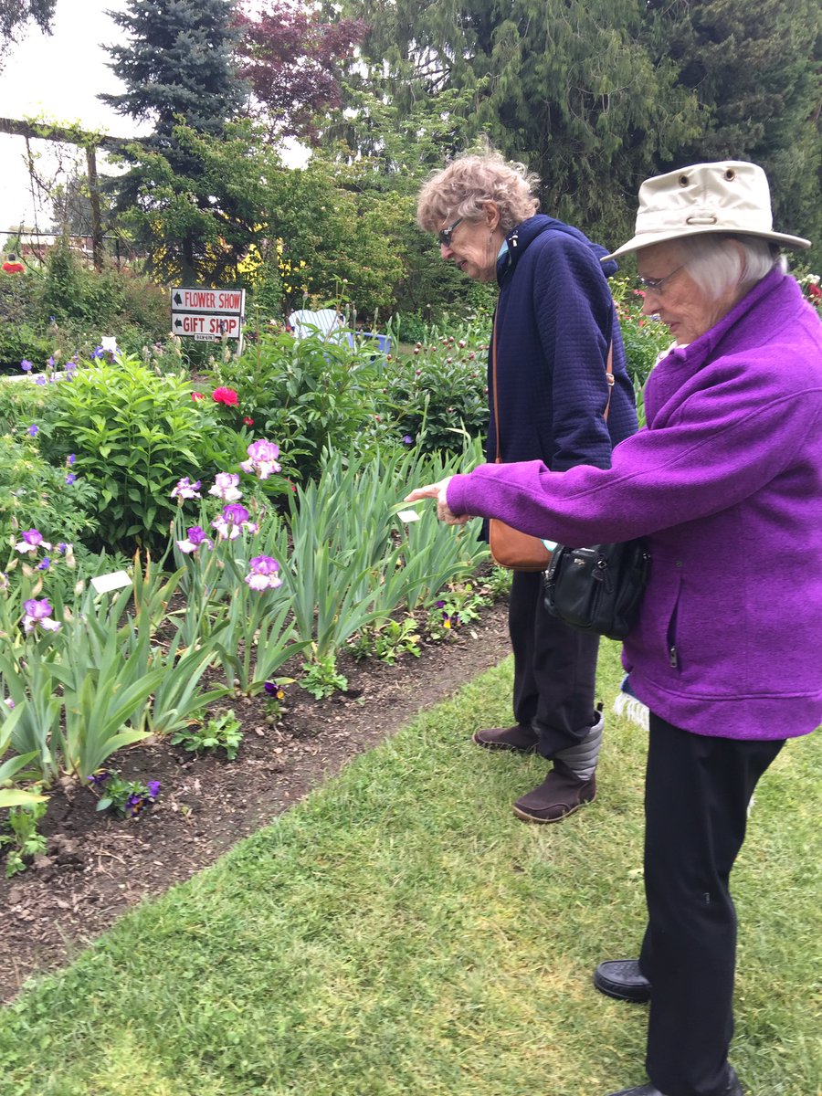 aspenridgeact's tweet photo. @AspenridgeRet Residents take a day trip to @SchreinersIris in Salem to enjoy a gorgeous array of iris in bloom #FrontierCulture https://t.co/2v6q7OYzqy