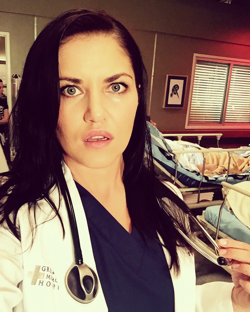 TheMeanChick's tweet photo. Omg you guys... the @GreysABC greysabc season finale is intense... tune in 2morrow... Eliza wearing a stethoscope. Word. #cloud9 #tgit #ππ¦ https://t.co/pFQrVrsyrY