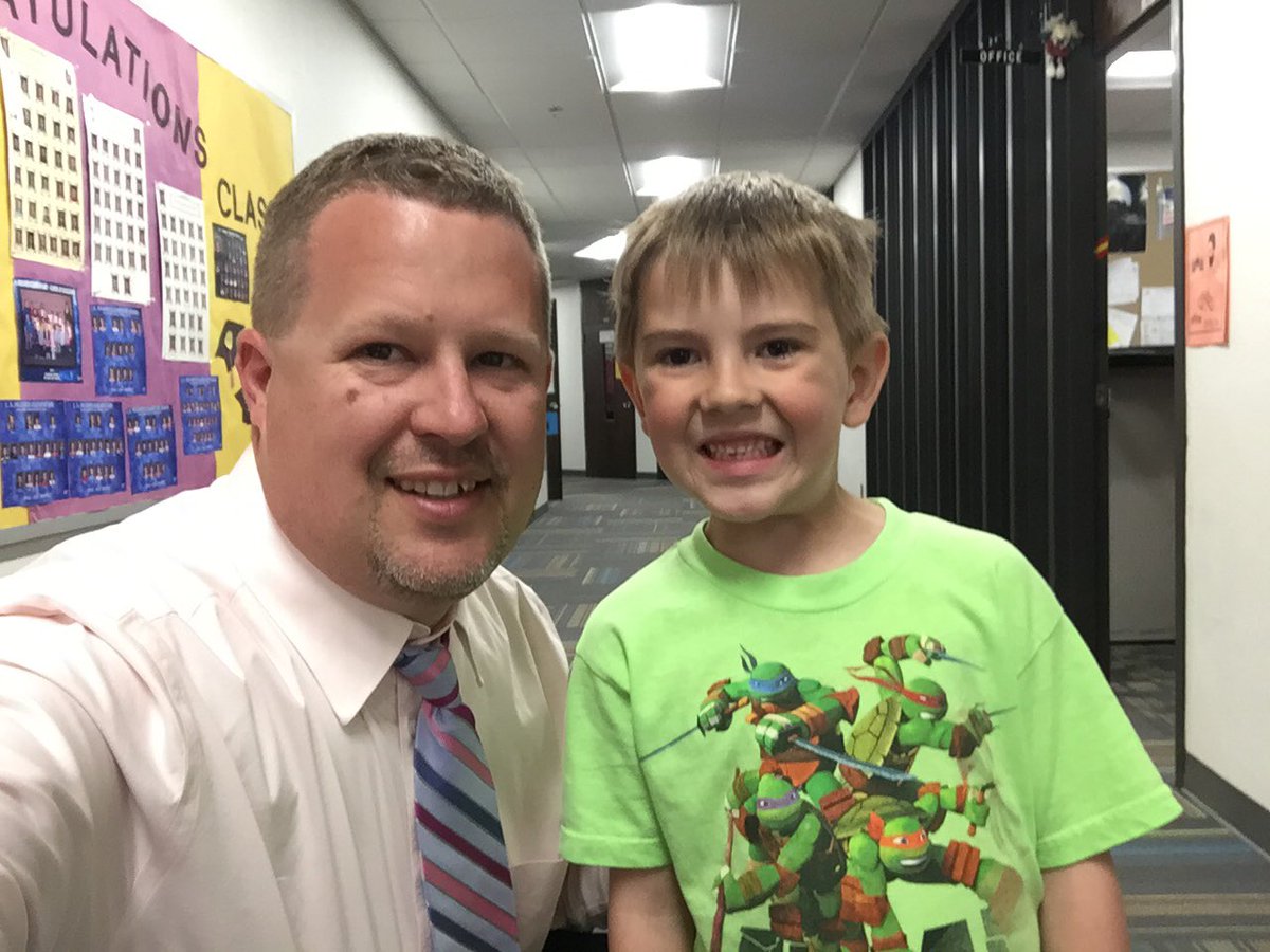 ChrisBjerklie's tweet photo. Jonah and I made a #GoodNewsCallOfTheDay to his parents. @nikkigully1 says he's kind, helpful, a hard worker and super reader! #rlfschools https://t.co/Y7JhMdH9GI