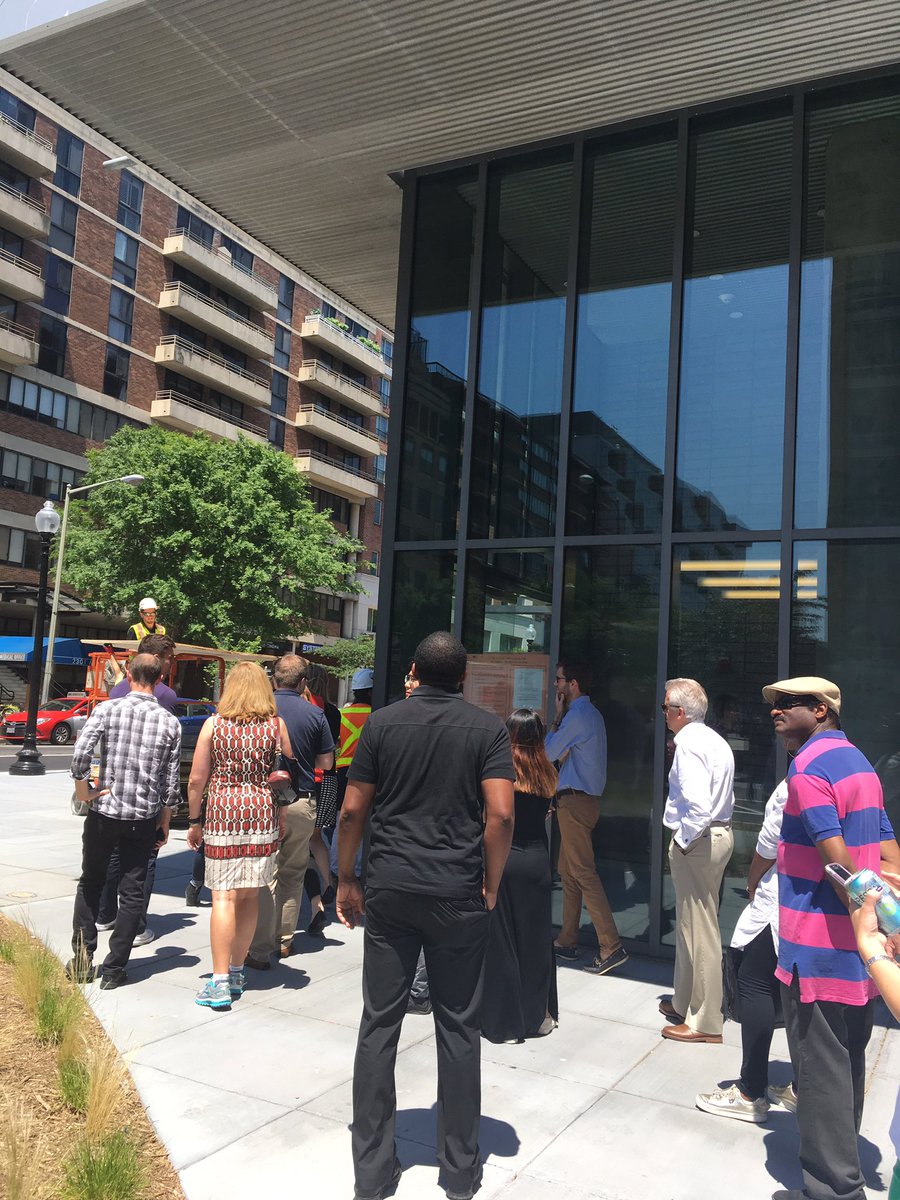 willrun4carbs's tweet photo. @CallisonRTKL #SparkWeek2017 #square50 fire station/squash court/55 affordable housing units #inclusivedesign in an unaffordable city https://t.co/se48NtFlbA