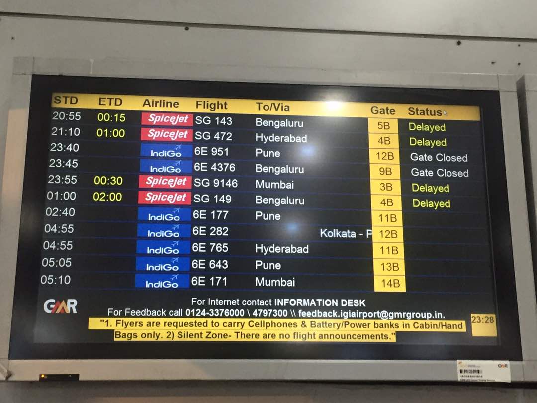 sjsugam's tweet photo. @flyspicejet Checking what? Check this. Spicejet = Delayed https://t.co/c4Kzzi98tB