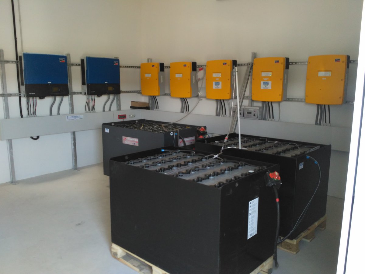 RubnXispa's tweet photo. Instalación aislada de 41kws para granja porcina con  @SMAsolar y @GamoEnergias https://t.co/YM3mPYvI73