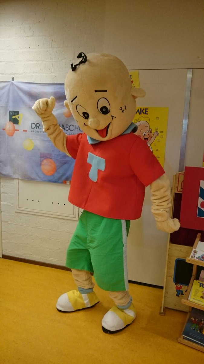 PCBODrAlgra's tweet photo. Hjoed Tomke op skoalle foar de groepen 1 en 2. Machtich moai, mar ek hiel spannend! Bedankt Tomke! #fryskewike @Afuk_ @bieblwd https://t.co/Bj83HJarcO