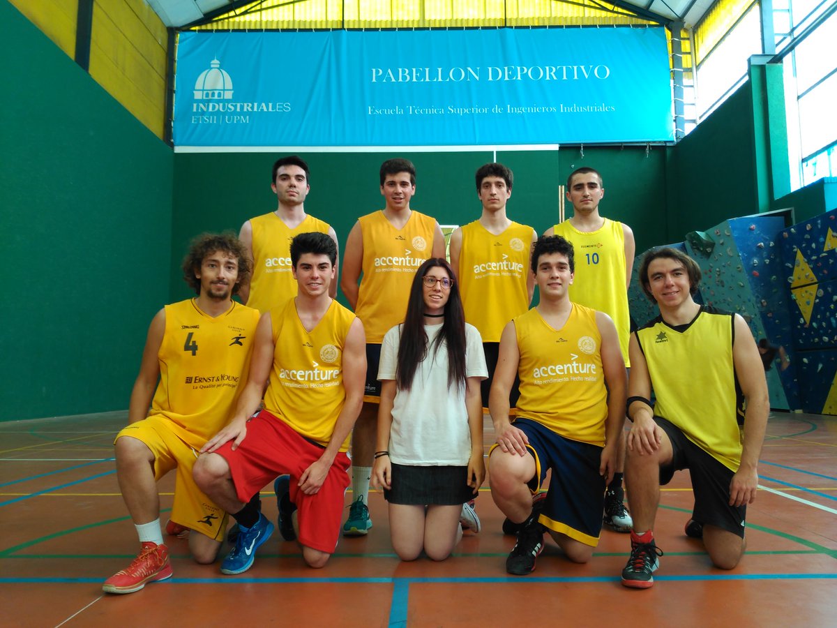 cdindustriales's tweet photo. Finales #BasketETSII 2016-17
Bronce:
CHICAGO MELIMPIO 82
MINESSOTA, CABALLO y REY 81
Final:
MARIPONZAS 69
HOMBRES DE VERO 61
¡ENHORABUENA! https://t.co/oNmie9trcE