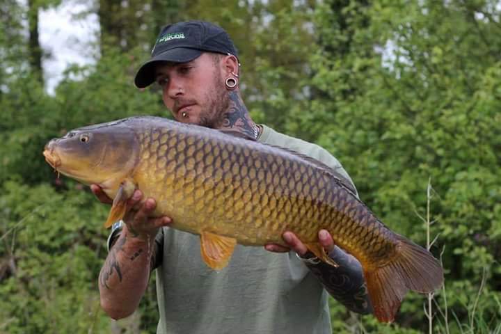 AdvAngSol's tweet photo. Nick Bosner still hauling using our curve shank #hooks #flouro descent #fluorocarbon & deep descent #leadcore https://t.co/JHEpIrW7ay https://t.co/r9pdkbytWF